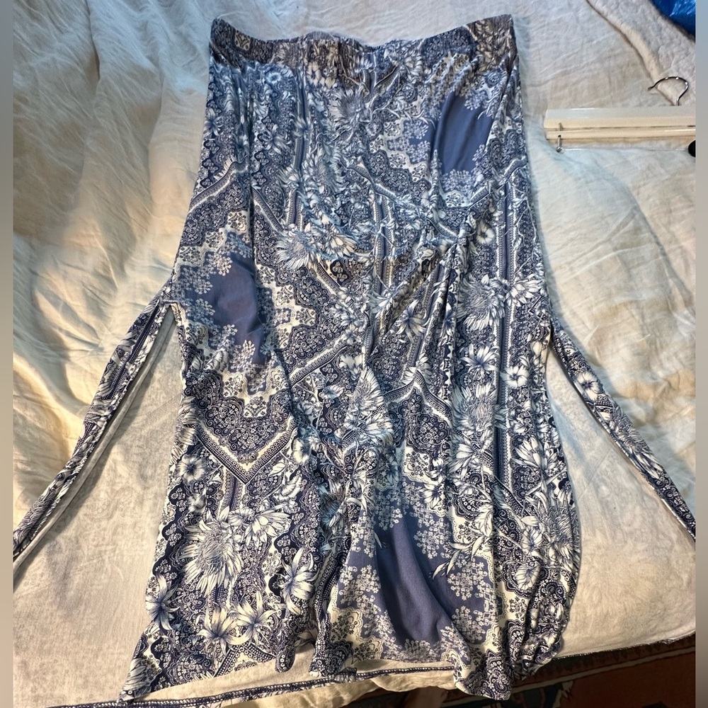 Chico’s, size 3 (16/18) blue and white cotton skirt. Slit on both sides